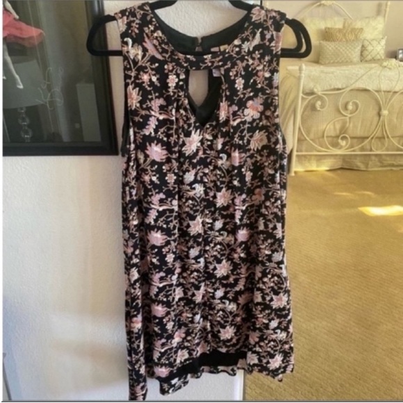 Women’s Francesca's Black Floral Sleeveless Mock Neck Boho Dress Size Medium - Picture 2 of 6